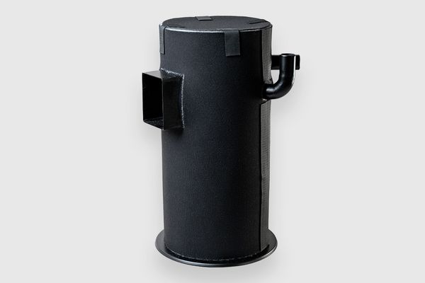 Compresseur avec enveloppe de compresseur Cello SB Basic schwarze Verdichterhülle um einen Dummy gewickelt und mit Klettband befestigt